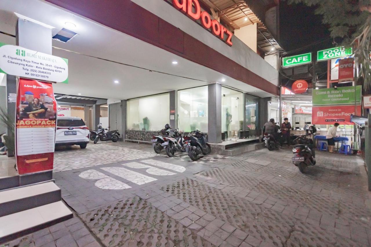 Hotel Reddoorz Syariah At Cigadung Raya Street Bandung Exteriér fotografie
